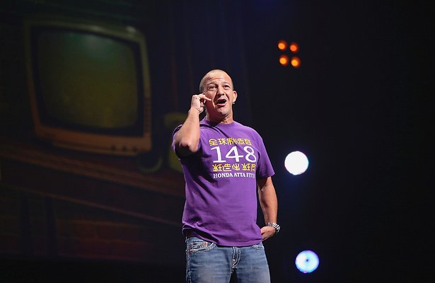 Najib Amhali speelt eerste oudejaarsconference op SBS6